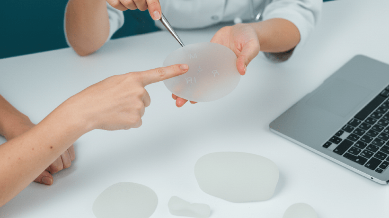 implantes a medida de silicona cirugia estetica torácica neurocirugía pediátrica